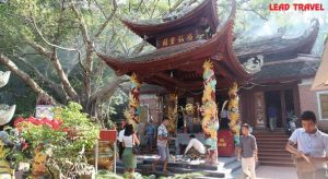Đền Cô Bé Cửa Suốt Quảng Ninh