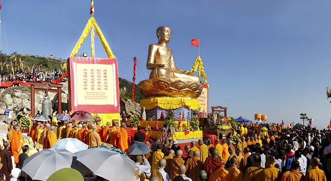 Tour đi Yên Tử thăm Phật Hoàng Nhân Tông