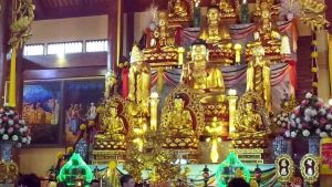 Chùa ba vàng thờ ai